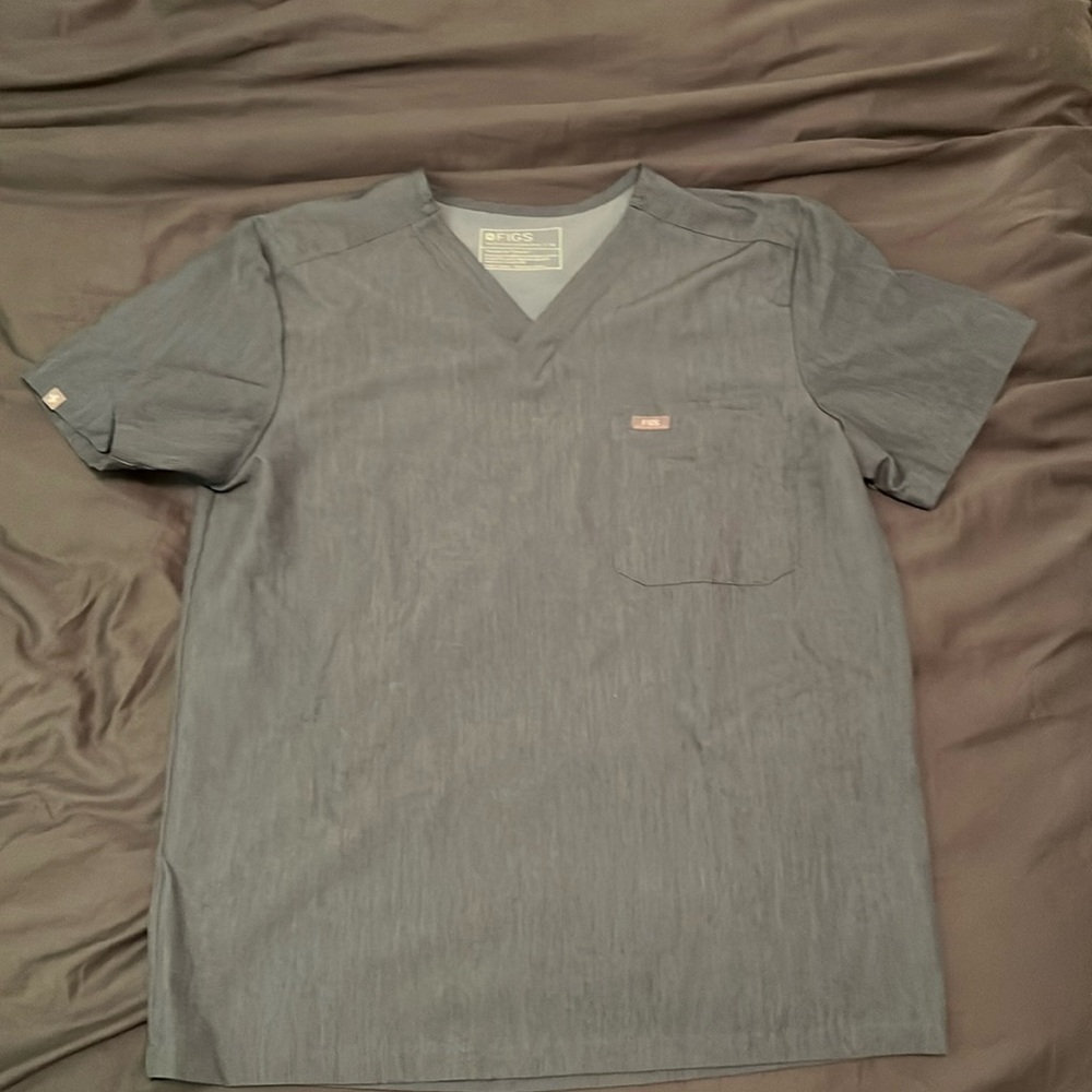 Figs heather grey men scrub top medium